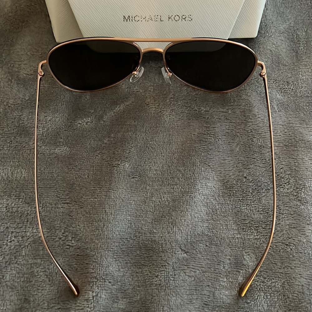 Michael Kors sun glasses - Picture 2 of 5